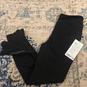 NWT Lululemon tech fleece HR run tight 28 in